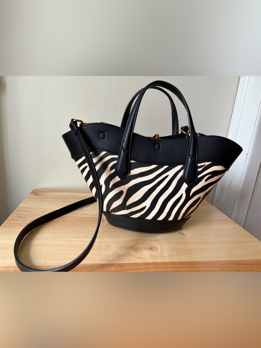 Steve Madden Zebra Print Bmiry Shopper Tote Handbag Medium NWT - Picture 8 of 12